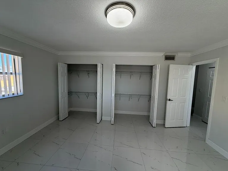 Unit Photo
