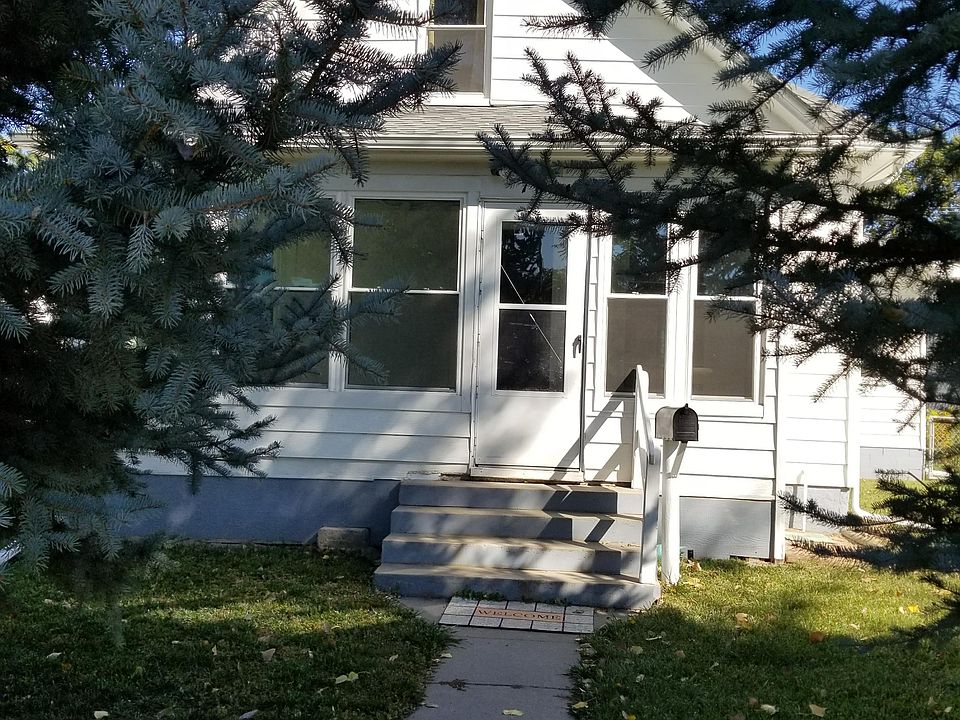 1st image of 712 Lake St