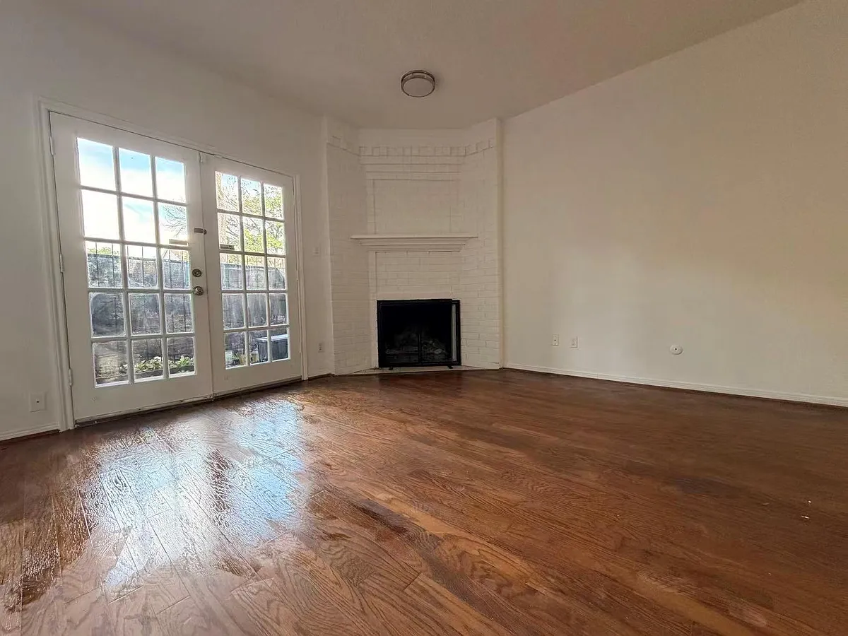 Building Photo - 2220 Bering Dr #12