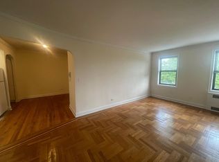 17290 Highland Ave APT 4C, Jamaica, NY 11432
