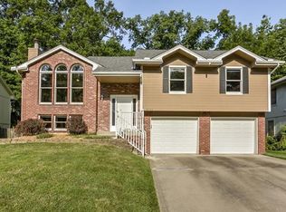 8700 N Troost Ave, Kansas City, MO 64155