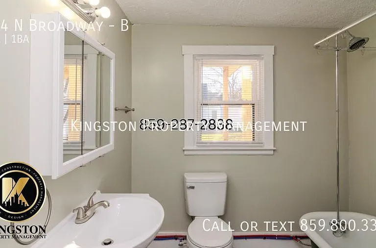 544 N Broadway St #B — Photo 14