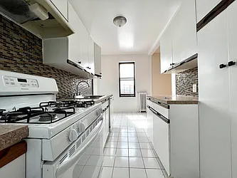 Rented by R New York