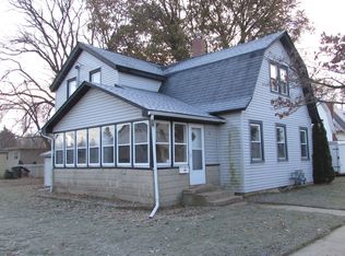 123 3rd St N, Waterford, WI 53185