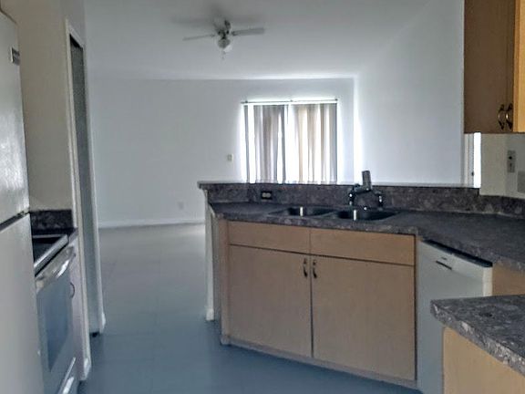 5th image of 246 Grouper Ct