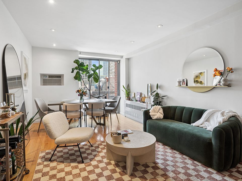 1st image of 184 Thompson St APT 6A