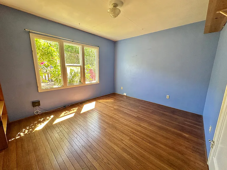 11 Hillview Ave — Photo 22