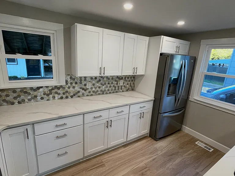 139 Mayville Ave — Photo 6