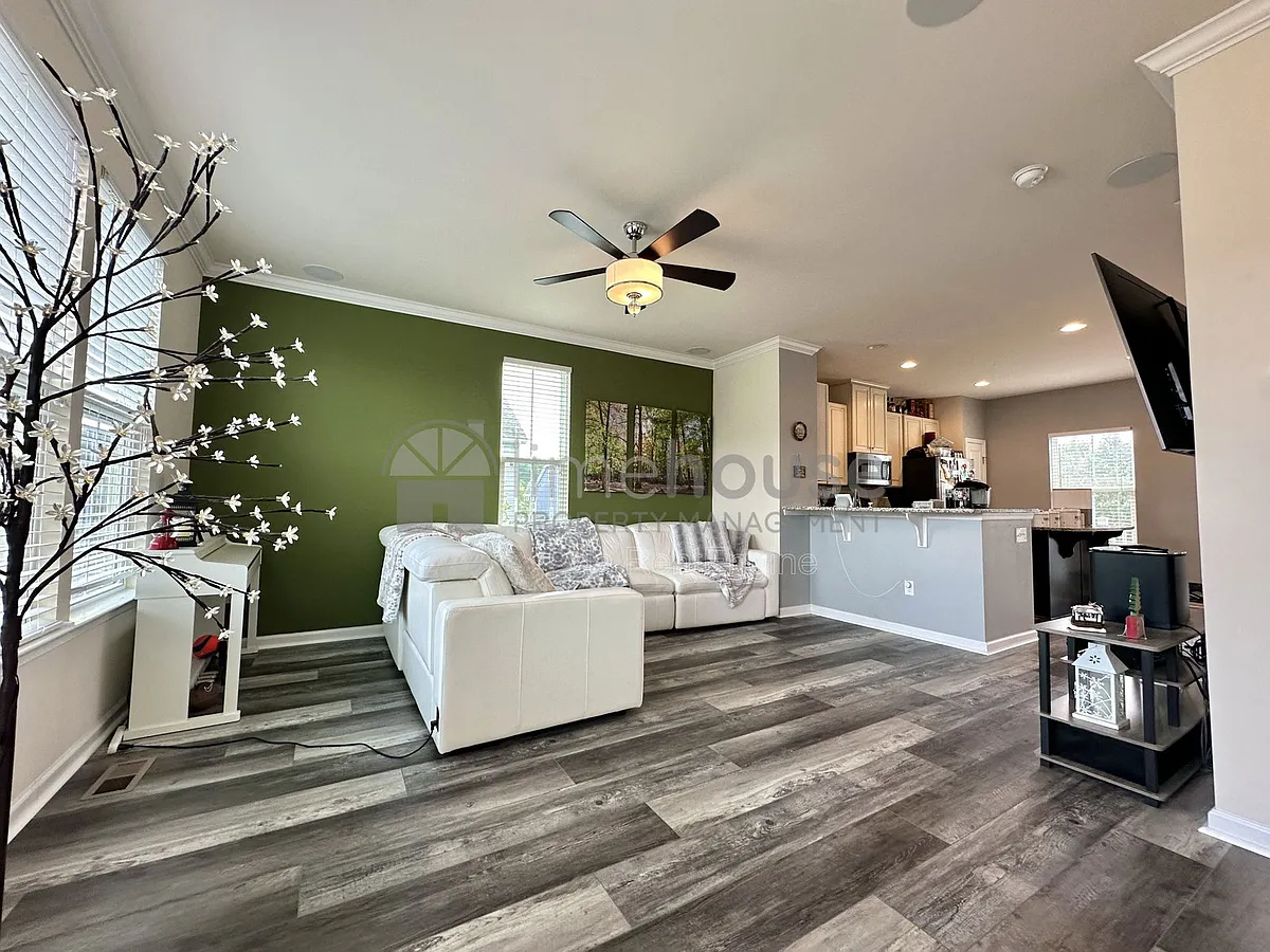 Building Photo - 724 Phalarope St #1