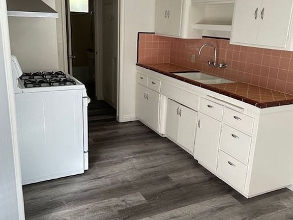 3rd image of 205 N Vermont Ave APT 5