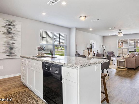 3rd image of 15021 Audubon Lake Blvd