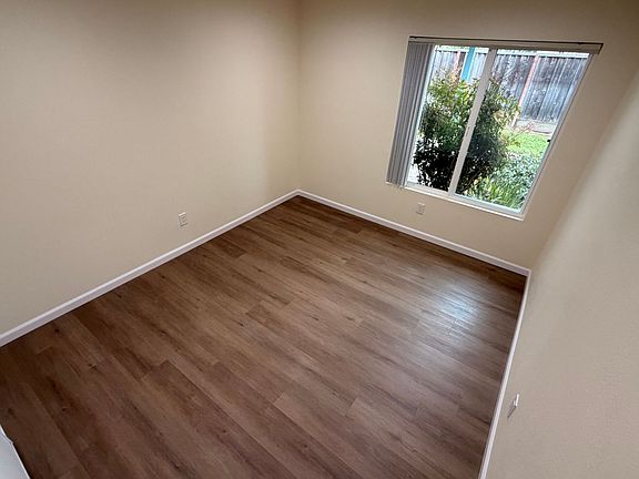 5th image of 43324 Grimmer Blvd
