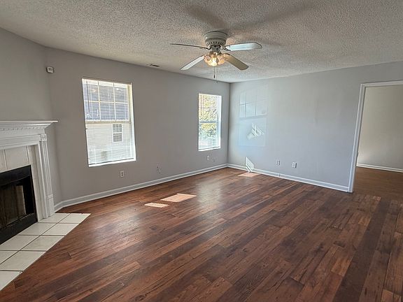 4th image of 228 Inverness Trce