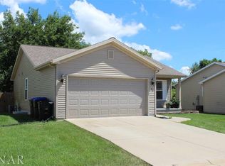 6 Winding Way, Bloomington, IL 61705