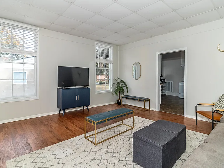 1510 Stovall St — Photo 4