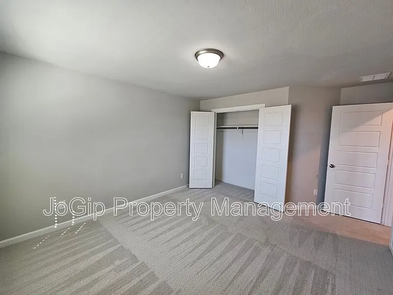 1740 Jamestown Dr — Photo 55