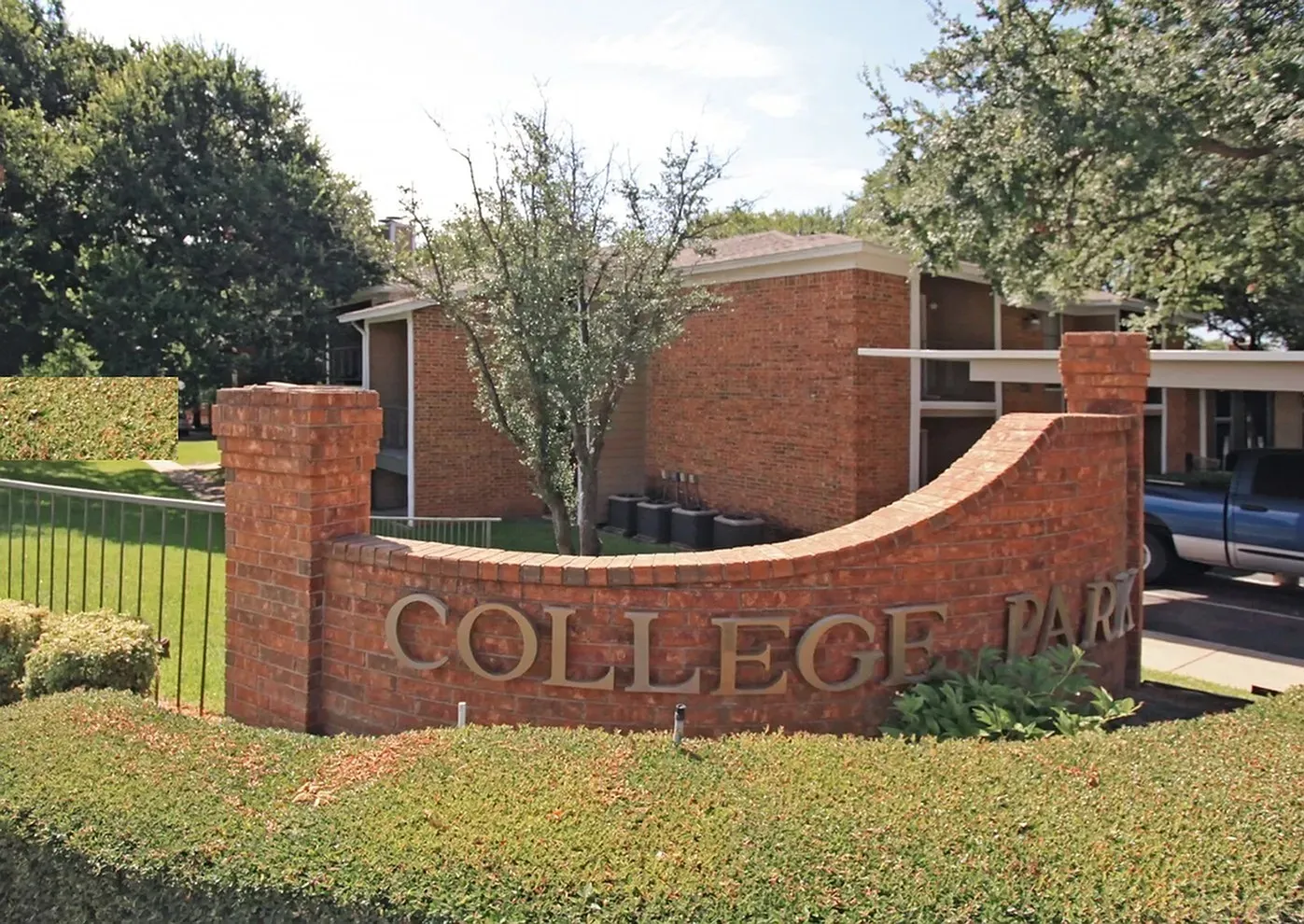 COLLEGE PARK — Photo 1