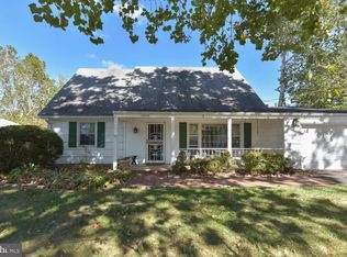 13208 Poplar Tree Rd, Fairfax, VA 22033