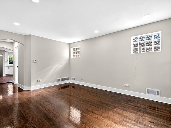 5th image of 114 W 126th Pl