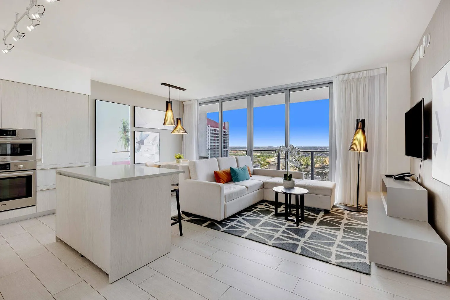 1 bed, 1.0 bath, 796 sqft, $4,586 — Photo 1