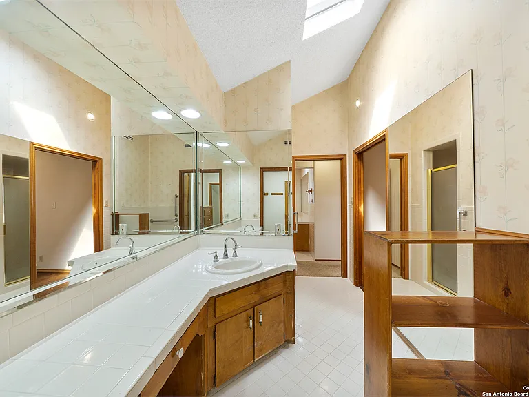 1504 Circle Oak Dr — Photo 23