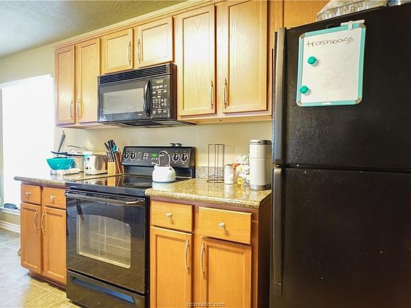 3rd image of 4034 Southern Trace Dr