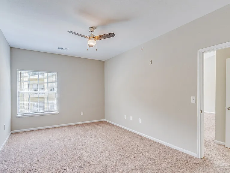Vintage Retreat Apartments — Photo 13