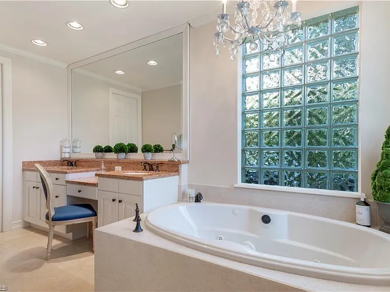 2864 Tiburon Blvd E #101 — Photo 12