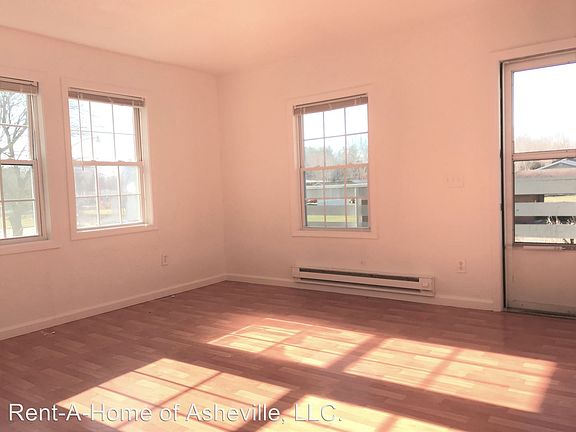 4th image of 1226-A Martin Cir