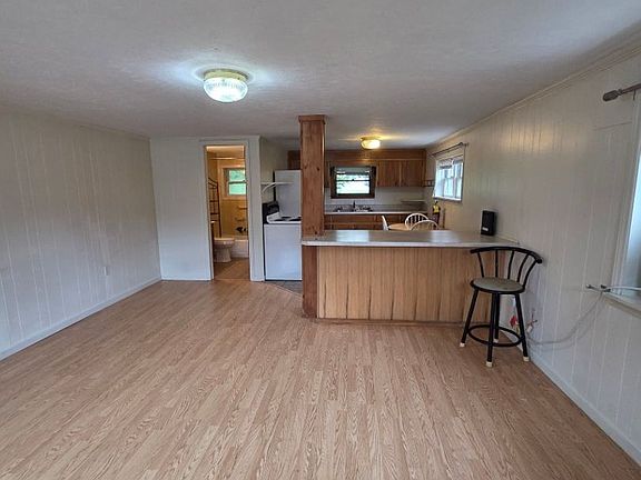 2nd image of 100 Jackson St #2
