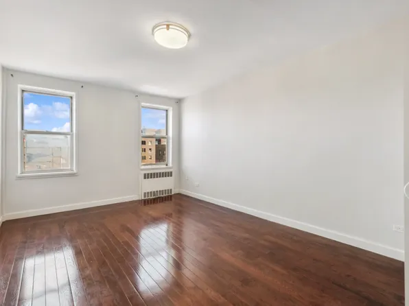 67-12 Yellowstone Boulevard image 5 of 13