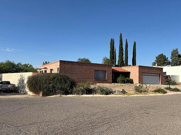 3rd image of 8250 E Oneida Pl