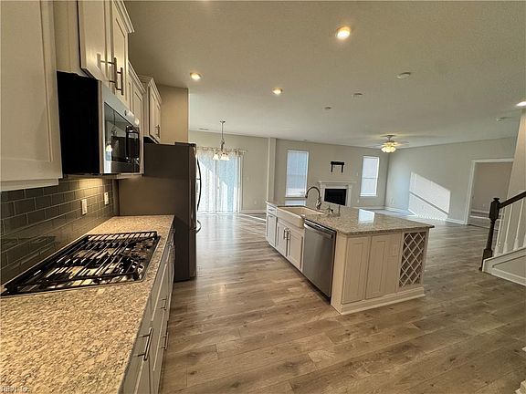 4th image of 3044 Jimmy Mobley Way