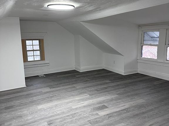 5th image of 518 Industry St