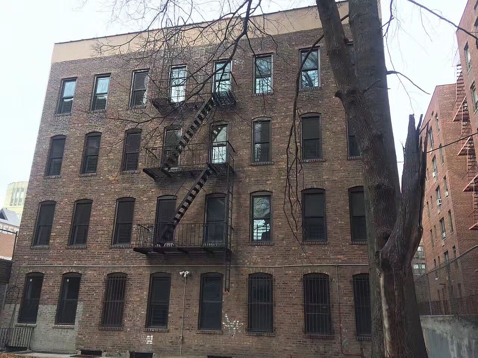 2nd image of 13230 Sanford Ave #23