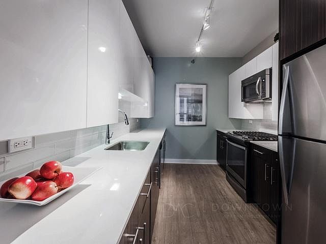 1st image of 70 E Lake St #802