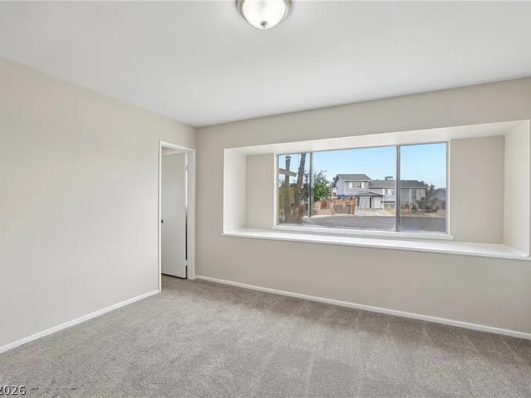 204 Breeze St — Photo 14
