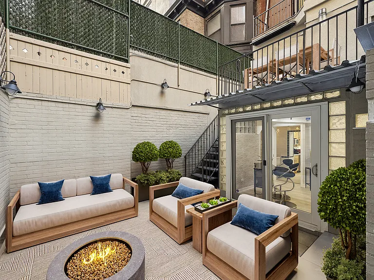132 E 36th St #1 — Photo 16