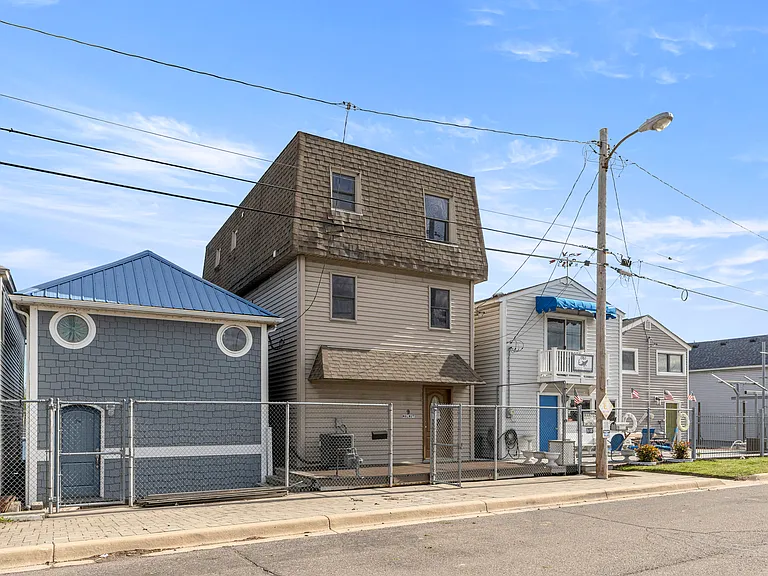 9 Walnut St — Photo 35