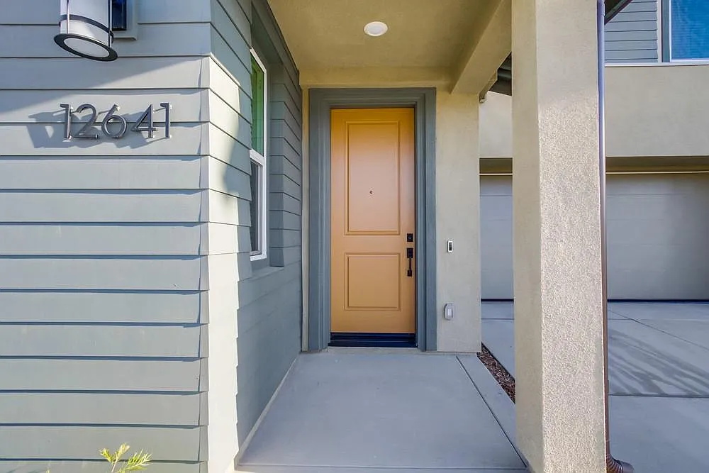 4 bed, 2493 sqft, $6,750 — Photo 3