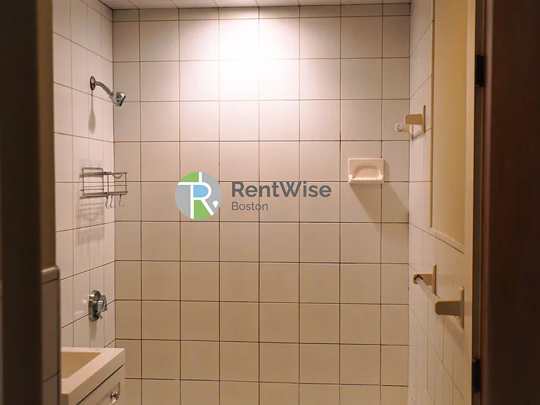 16 Royce Rd #4 — Photo 9