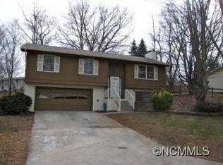 22 Clovernook Dr, Arden, NC 28704