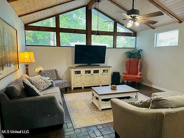 512 Halstead Rd — Photo 4