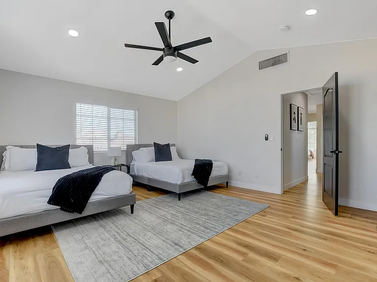 457 Compo Ave — Photo 31