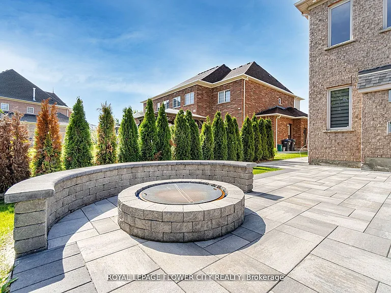 36 Louvain Dr — Photo 29