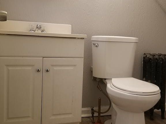 5th image of 3940 Woodbridge Ave