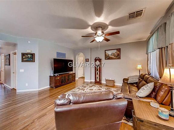 4th image of 1028 Clearwater River Ave
