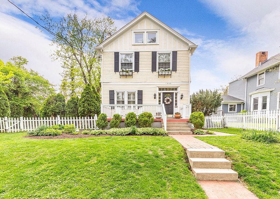 1st image of 1345 Custer Ave