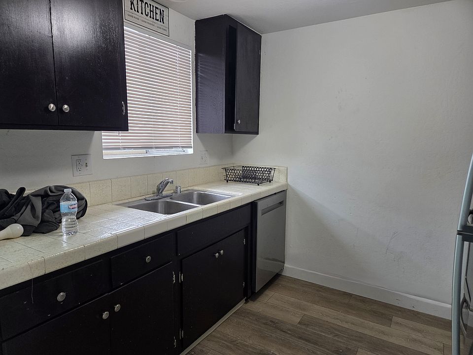 1st image of 23 Ponce De Leon Ave
