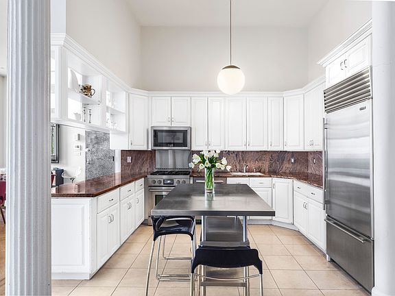 4th image of 13 White St #2B